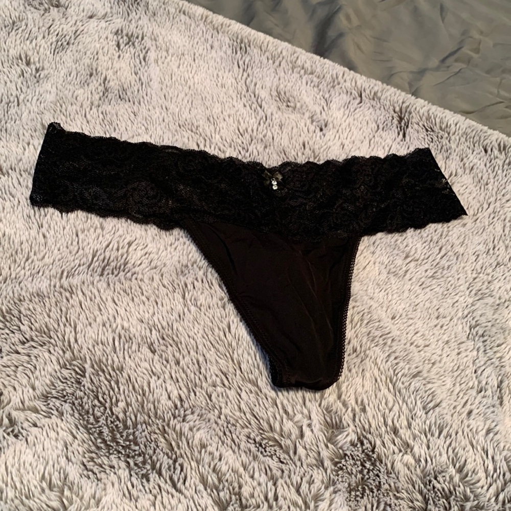 NWT Lot of 5 La Vie En Rose Thongs